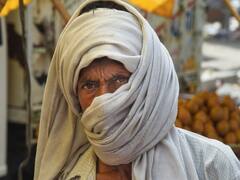 दिल्ली में जारी है भीषण गर्मी का सितम, देखें तस्वीरें