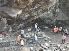 Char Dham Yatra 2022: कुंड-चोपता-गोपेश्वर राजमार्ग पर आवाजाही ठप होने से तीर्थयात्री हुए परेशान, स्थानीय जनता ने 21 मई को चक्काजाम की चेतावनी दी