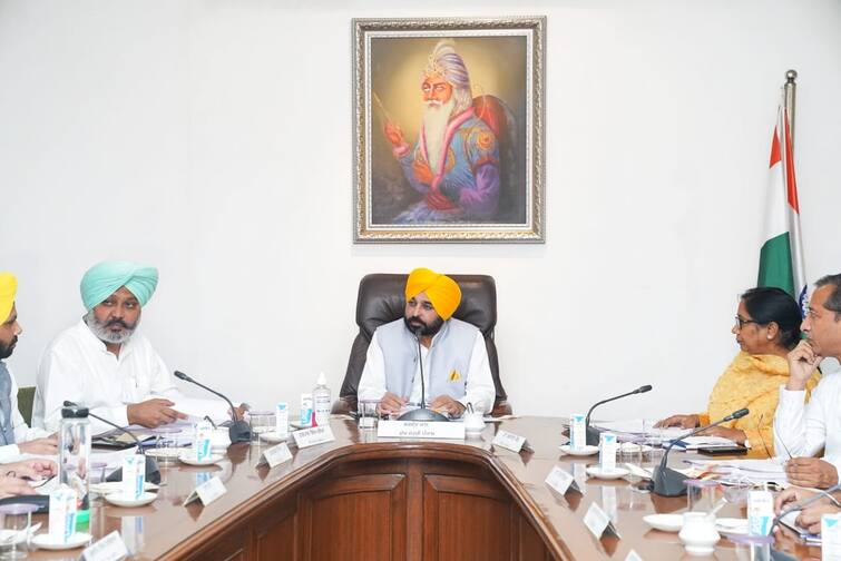 Punjab Cabinet approved to provide Rs. 1500 / - to the direct Sowing Farmers and increase the compensation amount from Rs. 50 lakh to Rs. 1 crore to the Families of Martyrs ਪੰਜਾਬ ਕੈਬਨਿਟ ਦੀ ਮੀਟਿੰਗ 'ਚ ਅਹਿਮ ਫੈਸਲੇ, ਕਿਸਾਨਾਂ ਨੂੰ 1500 ਰੁਪਏ ਦੇਣ 'ਤੇ ਮੋਹਰ