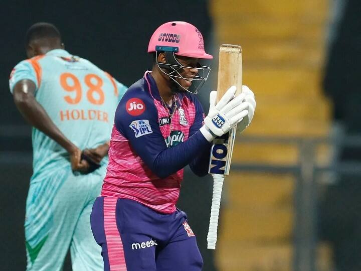 राजस्थान रॉयल्स के शिमरोन हेटमायर IPL के इस सीजन में सबसे ज्यादा बल्लेबाजी औसत से रन बना रहे हैं. हेटमायर अब तक प्रति मैच 72.75 की औसत से रन बना रहे हैं. 11 पारियों में वह 7 बार नाबाद रहते हुए 291 रन बना चुके हैं. (फोटो सोर्स: iplt20.com)