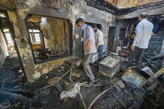 In Photos: श्रीनगर में ट्रैफिक पुलिस हेडक्वार्टर में लगी भयंकर आग, रिकॉर्ड्स जलकर खाक