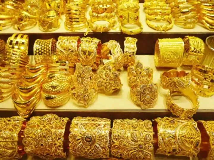 Gold, Silver Price : சேமிக்க நினைப்பவர்களுக்கு ஒரு ஸ்வீட் நியூஸ்.. அதிரடியாக குறைந்த தங்கத்தின் விலை..