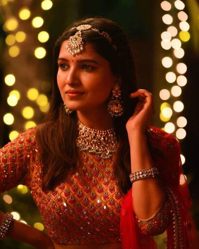 Actress VaniBhojan: அடி அழகா சிரிச்ச முகமே.. நடிகை வாணி போஜனின் லேட்டஸ்ட் க்ளிக்ஸ் !