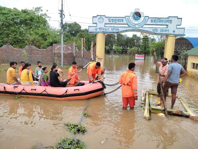 heavy floods in assam and more than 6 lakh affected, see details Assam Floods: આસામમાં પુરથી તબાહી, અત્યાર સુધી 9 લોકોના મોત, 27 જિલ્લાના 6 લાખથી વધુ લોકો અસરગ્રસ્ત