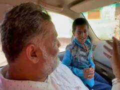 सोनू से मिलकर पप्पू यादव ने सुशील मोदी पर बोला हमला, कहा- जो बॉडीगार्ड को मरता छोड़ गया वो क्या करेगा मदद