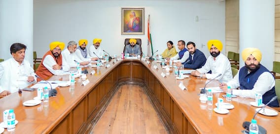Punjab: ਮਾਨ ਸਰਕਾਰ ਦੀ ਕੈਬਨਿਟ ਮੀਟਿੰਗ ਅੱਜ, ਹੋ ਸਕਦੇ ਕਈ ਅਹਿਮ ਫੈਸਲੇ Punjab: ਮਾਨ ਸਰਕਾਰ ਦੀ ਕੈਬਨਿਟ ਮੀਟਿੰਗ ਅੱਜ, ਹੋ ਸਕਦੇ ਕਈ ਅਹਿਮ ਫੈਸਲੇ