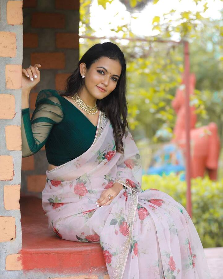 சேலை கட்டும் பெண்ணுக்கொரு வாசம் உண்டு கண்டதுண்டா கண்டவர்கள் சொன்னதுண்டா