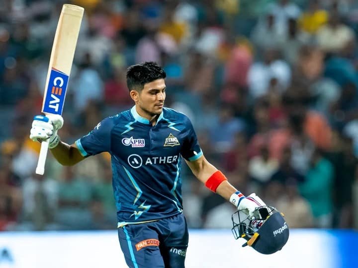 गुजरात टाइटंस के सलामी बल्लेबाज शुभमन गिल भी सबसे ज्यादा बार 50+ रन बनाने वाले टॉप-5 बल्लेबाजों में शामिल हैं. वह इस सीजन में चार फिफ्टी लगा चुके हैं. (फोटो सोर्स: iplt20.com)