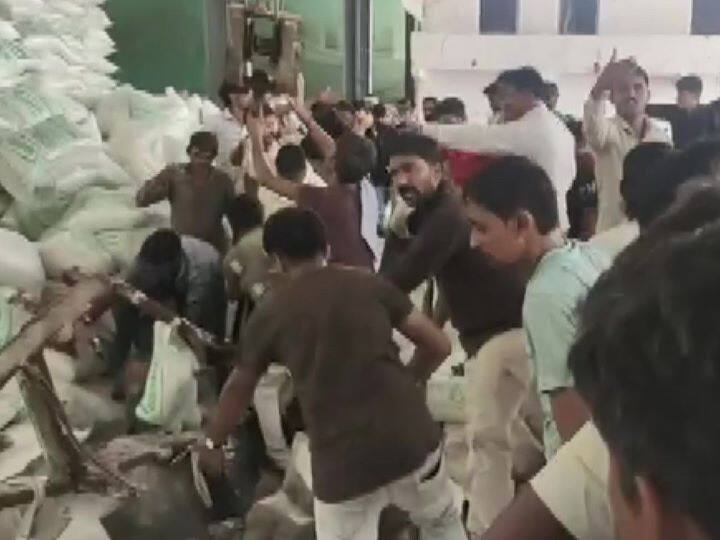 Gujarat, 12 dead after wall of salt factory collapsed, Rescue operation underway Gujarat News: गुजरात में दर्दनाक हादसा, नमक बनाने वाली फैक्ट्री की दीवार गिरने से 12 लोगों की मौत, रेस्क्यू ऑपरेशन जारी