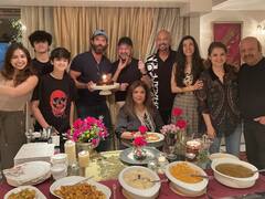 Hrithik Roshan की फैमिली का हिस्सा बनीं सबा आज़ाद, राकेश रोशन ने शेयर कर दी तस्वीर