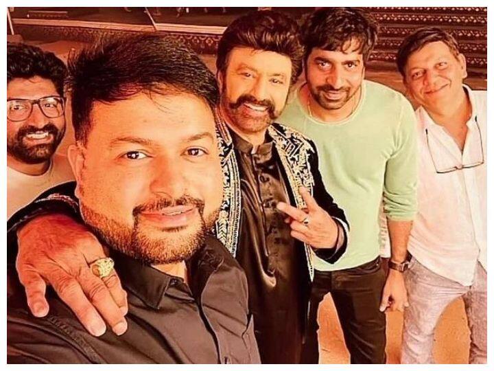 NBK 107 Mythri Movie Makers Shared Pic from Sets of NBK 107 Bala Krishna Thaman Shekar Gopi Chand NBK 107 Movie: ఐటెం సాంగ్ తో బాలయ్య బిజీ - మాసివ్ పిక్ షేర్ చేసిన టీమ్