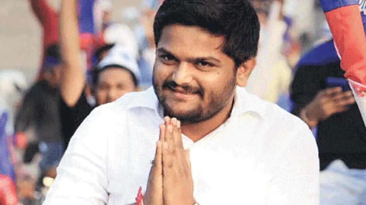 Gujarat Patidar leader Hardik Patel leaves Congress takes jibe at Rahul Gandhi may join BJP before Assembly Election Hardik Patel: নেতারা শুধু মোবাইলেই মগ্ন! রাহুলের বিরুদ্ধে তোপ দেগে কংগ্রেস ছাড়লেন হার্দিক