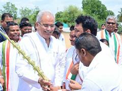 Sukma News: मुख्यमंत्री ने नक्सलगढ़ के लोगों की इस मांग को किया पूरा, स्वागत में मिला पारंपरिक उपहार