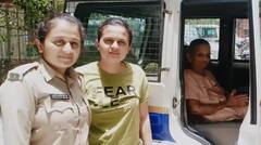 વડોદરાઃ પોલીસની મહિલા શી ટીમ બની એક વૃદ્ધાની દીકરી, પેન્શનથી લઇને હૉસ્પીટલમાં સારવાર સુધીનુ કર્યુ શાનદાર કામ