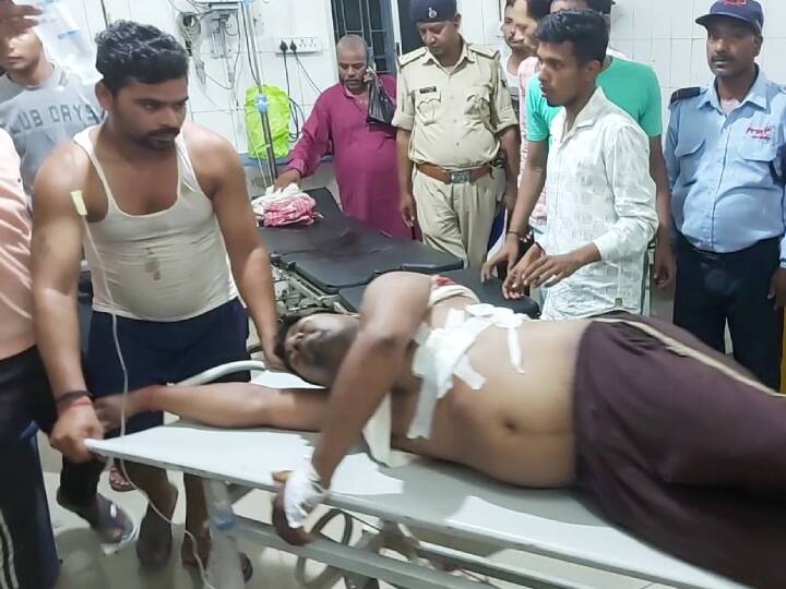 Bihar Crime News: Miscreant shot young man in Araah Bihar referred to Patna in critical condition ann Bihar Crime News: आरा में घर पर चढ़कर युवक को मारी चार गोली, गंभीर हालत में पटना रेफर, नोएडा में काम करता है शख्स