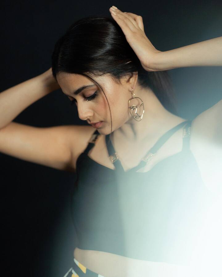 మహానటి సినిమా తరువాత ఆమె కెరీరీ గ్రాఫ్  మారిపోయింది. టాప్ హీరోయిన్ స్థాయికి చేరుకుంది. -Image credit: Keerthy Suresh/Instagram