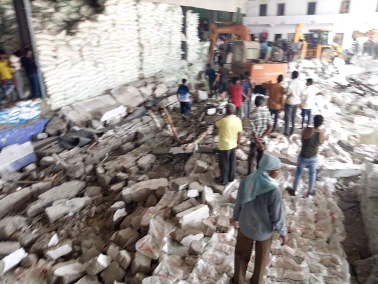 Morbi : 12 persons died with four family mambers in wall collapse in Halvad GIDC હળવદમાં મીઠાના કારખાનામાં દિવાલ ધરાશાયી થતાં એક જ પરિવારના 4 લોકો સહિત 12ના મોત