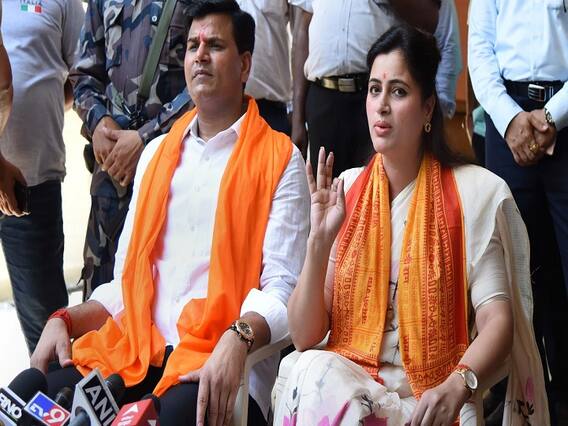 Navneet Ravi Rana : राणा दाम्पत्याला मुंबई पोलिसांची नोटीस, 8 जूनला न्यायालयात हजर राहण्याचे आदेश