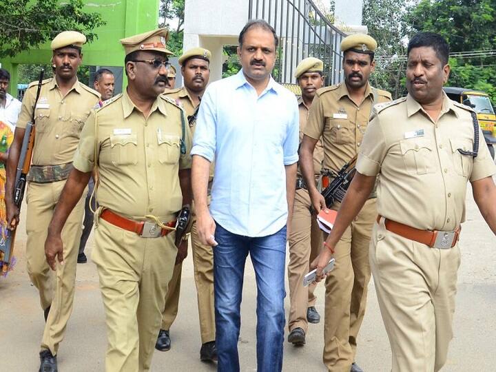 On Rajiv Gandhi Assassination Convict perarivaalan Release Plea, Final Call Today Perarivalan: என்ன முடிவு? தீர்ப்பு என்ன? பேரறிவாளன் விவகாரத்தில் இன்று தீர்ப்பு வழங்குகிறது உச்சநீதிமன்றம்..!