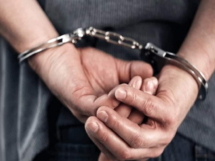 Ballia Paper Leak: पेपर लीक मामले में एक और शिक्षक पर बड़ी कार्रवाई, अब तक 52 गिरफ्तार Ballia Paper Leak Case In Ballia, in the question paper leak case, the teacher has to take action under NSA, know the whole matter. Ballia Paper Leak: पेपर लीक मामले में एक और शिक्षक पर बड़ी कार्रवाई, अब तक 52 गिरफ्तार