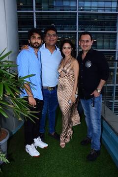 ਨੁਸਰਤ ਭਰੂਚਾ ਨੇ ਫਿਲਮ 'ਜਨਹਿਤ ਮੇਂ ਜਾਰੀ' ਦੀ ਟੀਮ ਨਾਲ ਮਨਾਇਆ ਜਨਮ ਦਿਨ, ਵੇਖੋ ਤਸਵੀਰਾਂ