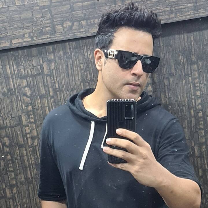 कश्मीरा शाह के कहने पर मैंने स्पैलिंग बदल दी. आप इससे इत्तेफाक भी कह सकते हैं कि स्पैलिंग बदलने के 10 दिन बाद मैंने 'नच बलिए' साइन किया और फेमस भी हो गया.