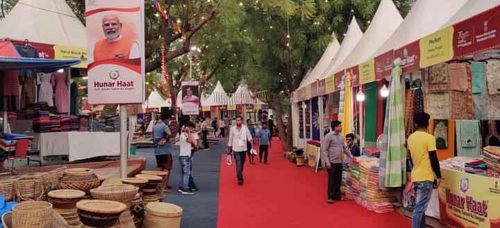 इस मौके पर केंद्रीय मंत्री मुख्तार अब्बास नकवी ने पत्रकार वार्ता में कहा कि कौशल कुबेरों के कारवां का 41वां पड़ाव है. प्रधानमंत्री के लोकल फॉर वोकल का परफेक्ट प्लेटफार्म है.