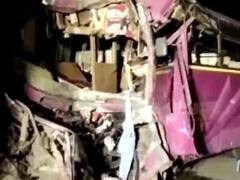 Yamuna Expressway पर बड़ा सड़क हादसा, तीन की मौत, 34 यात्री घायल, तस्वीरों में देखें भयानक एक्सीडेंट