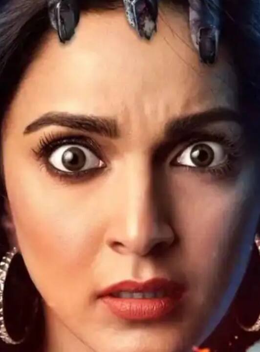 'भूल भुलैया 2' में कार्तिक आर्यन के साथ कियारा आडवाणी (Kiara Advani) की जोड़ी नजर आएगी. रिपोर्ट्स के मुताबिक, इस बार मंजुलिका की आत्मा कियारा आडवाणी पर आएगी. इस रोल के लिए उन्हें 2 करोड़ रुपए मिले हैं.