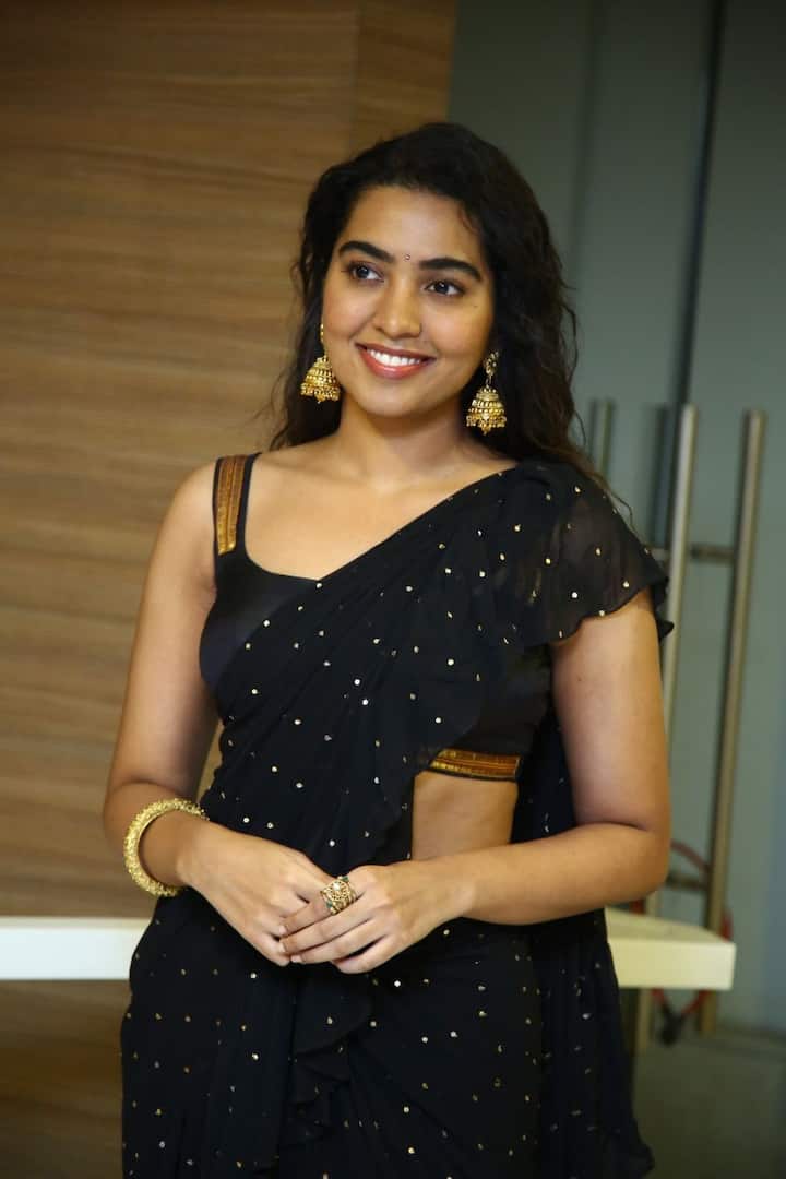 శివాత్మిక రాజశేఖర్ లేటెస్ట్ ఫొటోలు