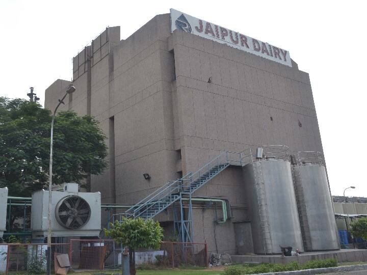 Rajasthan: गर्मियों में दूध की किल्लत से बचने के लिए डेयरी प्रबंधन का बड़ा कदम, पशुपालकों को होगा फायदा Rajasthan to avoid shortage of milk in summer dairy management increased the rates of milk of cattle owners ann Rajasthan: गर्मियों में दूध की किल्लत से बचने के लिए डेयरी प्रबंधन का बड़ा कदम, पशुपालकों को होगा फायदा