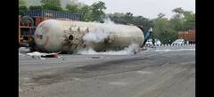 Mumbai-Ahmedabad Highway : मेंढवन खिंडी जवळ टँकर अपघात; वायू गळतीने नागरिक भयभीत!
