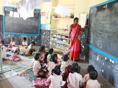 அரசுப்பள்ளி ஆசிரியர்களுக்கு பணி நீட்டிப்பு.. பள்ளிக் கல்வித்துறை அதிரடி உத்தரவு