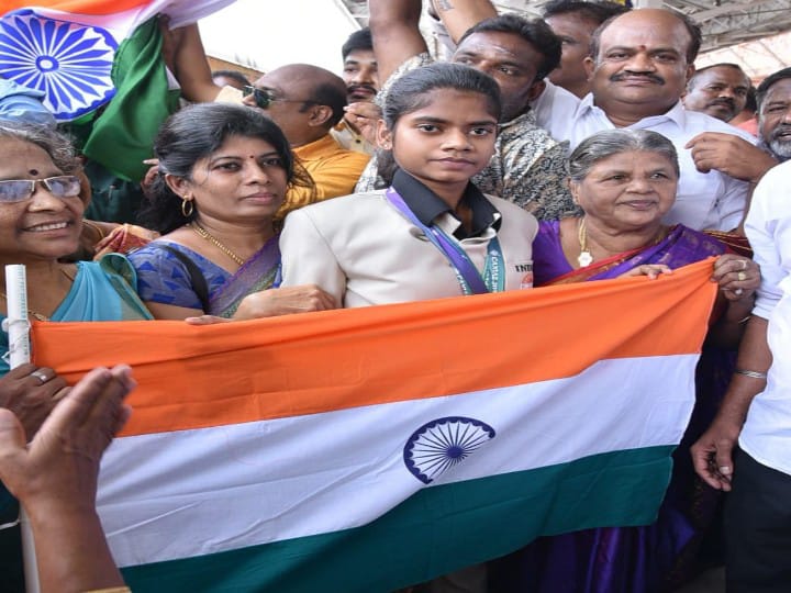 Deaf olympics : காது கேளாதோருக்கான ஒலிம்பிக்ஸ்: 3 தங்கம் வென்ற மாணவி ஜெர்லின் அனிகா.. அங்கீகரித்த அரசு..