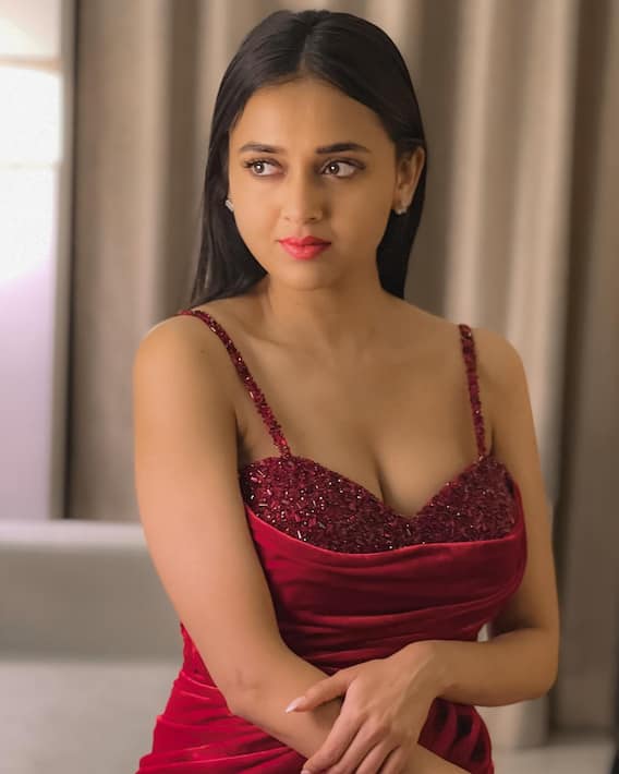 Tejasswi Prakash Gracefully Poses In A Red Slit Dress - SEE PICS