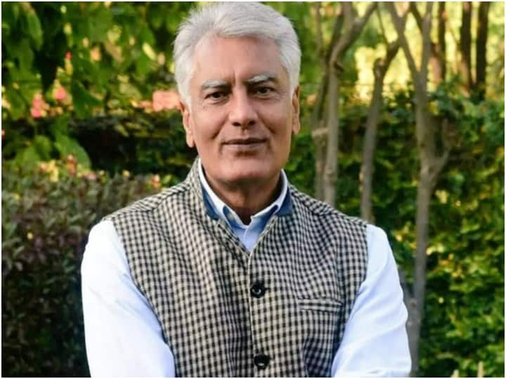 Sunil Jakhar may join BJP this afternoon, likely to join party in Delhi office Punjab News: आज दोपहर बीजेपी का दामन थाम सकते हैं सुनील जाखड़, कांग्रेस के चिंतन शिविर के बीच दिया था इस्तीफा