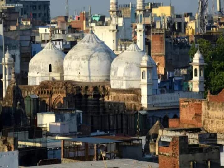 Gyanvapi Masjid Case Supreme Court stays Varanasi court hearing till May 20 and says no order should be given to demolish the wall Gyanvapi Masjid Case: सुप्रीम कोर्ट ने वाराणसी कोर्ट की सुनवाई पर लगाई 20 मई तक रोक, कहा- दीवार गिराने का कोई आदेश ना दिया जाए