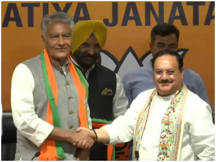 Former Punjab Congress Chief Sunil Jakhar joins BJP in presence of party president JP Nadda Sunil Jakhar Joins BJP: जेपी नड्डा की मौजूदगी में बीजेपी में शामिल हुए सुनील जाखड़, बताया क्यों छोड़नी पड़ी कांग्रेस