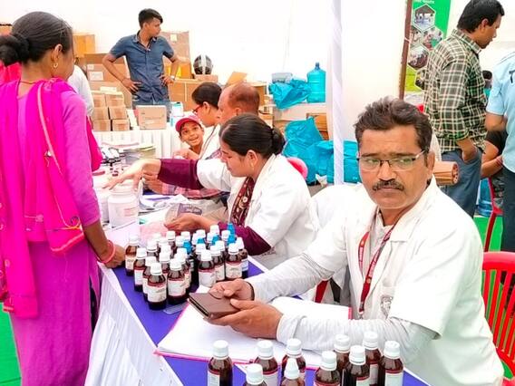 Indore News: इंदौर में आयोजित दो दिवसीय स्वास्थ्य मेले में बड़ी संख्या में पहुंच रहे मरीज, 200 डॉक्टर दे रहे सेवाएं