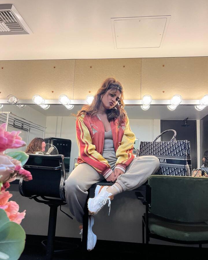 आपको बता दें प्रियंका चोपड़ा इन दिनों फिल्मों के अलावा अपनी पर्सनल लाइफ को लेकर भी काफी चर्चा में है.