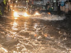 Bengaluru Rain : मुसळधार पावसामुळं बंगळुरुमध्ये जनजीवन विस्कळीत, अनेक ठिकाणी पूरस्थिती, पुढील 24 तासांसाठी ऑरेंज अलर्ट
