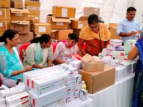 Indore News: इंदौर में आयोजित दो दिवसीय स्वास्थ्य मेले में बड़ी संख्या में पहुंच रहे मरीज, 200 डॉक्टर दे रहे सेवाएं
