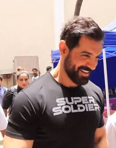 ਆਲ ਬਲੈਕ ਲੁੱਕ 'ਚ John Abraham ਦੀ ਐਂਟਰੀ, ਹੈਂਡਸਮ ਹੰਕ ਨੂੰ ਵੇਖ ਖੁਸ਼ ਹੋਏ ਫੈਨਸ