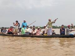 Assam Flood: असम में बाढ़ से हालात बेकाबू, लाखों लोग प्रभावित, रेलवे स्टेशन मलबे में तब्दील, देखें तस्वीरें