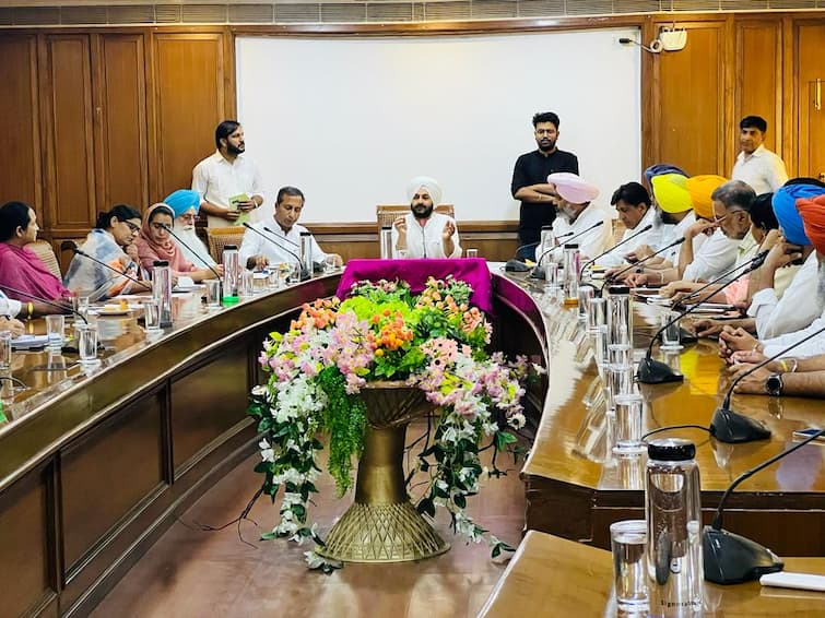 Aam Aadmi Party municipal elections: Punjab in-charge Jarnail Singh made the upcoming strategy after meeting with ministers, MLAs and officials ਆਮ ਆਦਮੀ ਪਾਰਟੀ ਨੇ ਆਉਣ ਵਾਲੀਆਂ ਨਗਰ ਨਿਗਮ ਚੋਣਾਂ ਲਈ ਸ਼ੁਰੂ ਕੀਤੀ ਤਿਆਰੀ, ਜਰਨੈਲ ਸਿੰਘ ਨੇ ਕਹੀ ਵੱਡੀ ਗੱਲ