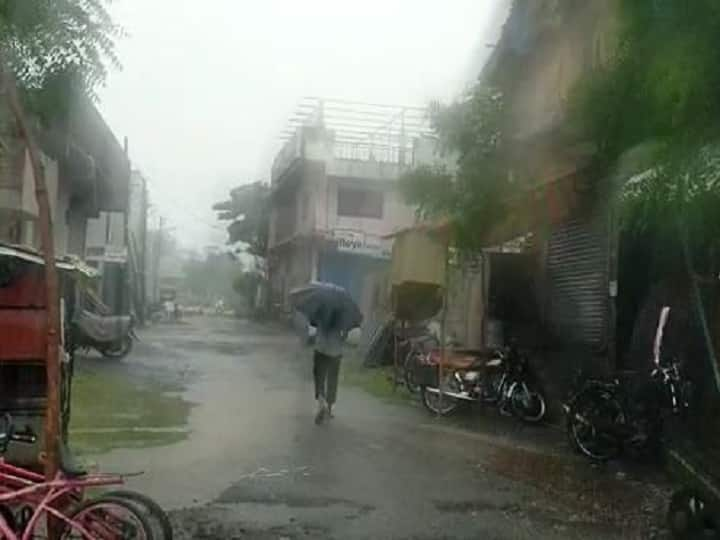 Yavatmal district gets heavy rains, rain forecast in next 4 to 5 days in Konkan, Central Maharashtra and Marathwada Yawatmal Rain News : यवतमाळ जिल्ह्याला पावसानं झोडपलं, पुढच्या 4 ते 5 दिवस कोकण, मध्य महाराष्ट्रासह मराठवाड्यात पावसाचा अंदाज 