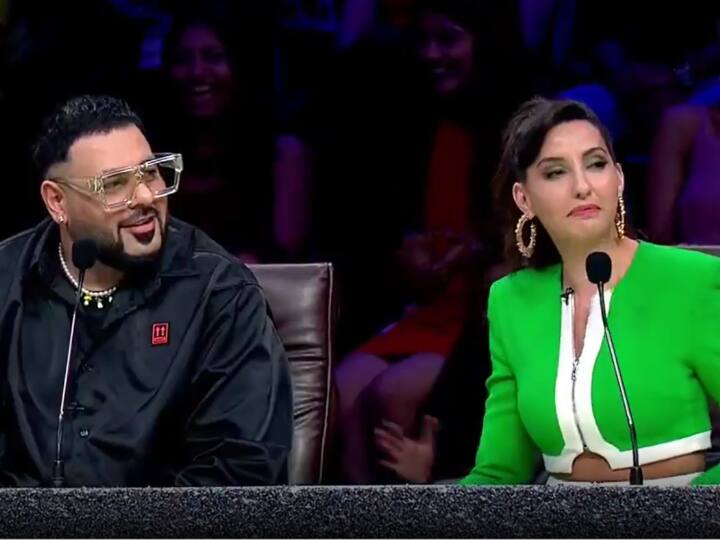 'जमीन पर लेटकर पोंछा लगाने को हुक स्टैप नहीं कहते', बादशाह की इस बात पर नोरा ने ऐसे किया रिएक्ट Badshah make Fun Of Nora Fatehi Hook Step This is How Actress React 'जमीन पर लेटकर पोंछा लगाने को हुक स्टैप नहीं कहते', बादशाह की इस बात पर नोरा ने ऐसे किया रिएक्ट