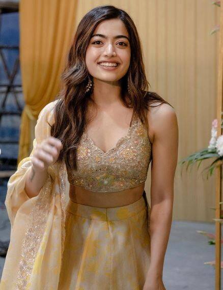 Rashmika Mandana: नेशनल क्रश रश्मिका मंदाना ने बॉयफ्रेंड से की थी सगाई, रो रो कर बिताती थीं रातें
