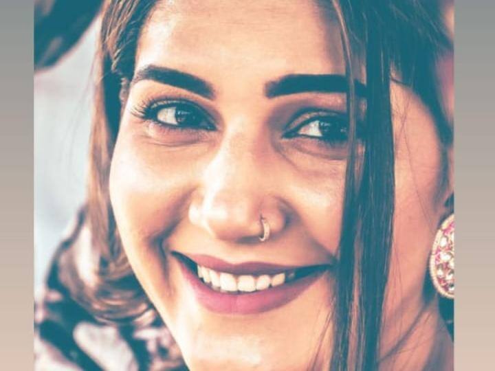 Sapna Choudhary: लेटेस्ट तस्वीर में किसे प्यार भरी नज़रों से निहार रही हैं सपना चौधरी, फैंस बोले- मार डाला