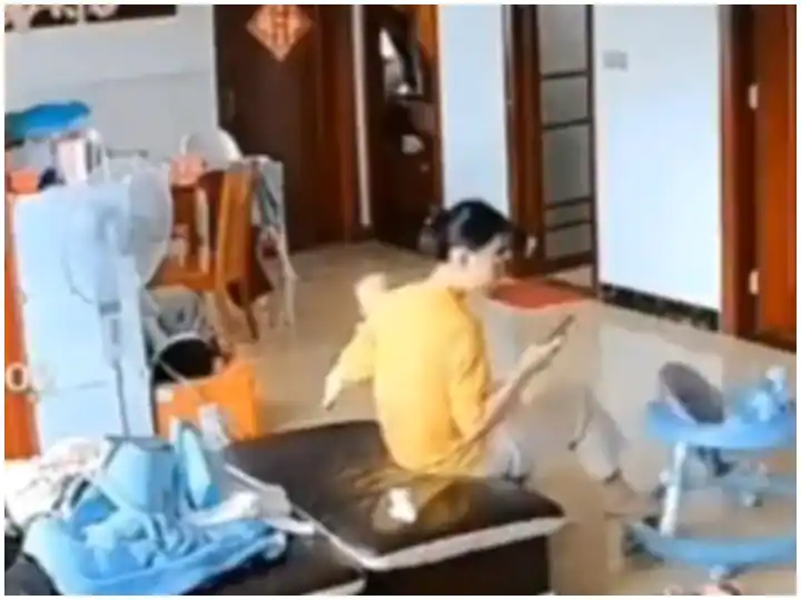 Viral Video: ਕੁੱਛੜ 'ਚ ਬੱਚਾ, ਸ਼ਹਿਰ ਢੰਡੋਰਾ, ਮੋਬਾਈਲ ਦੇ ਚੱਕਰ 'ਚ ਔਰਤ ਭੁੱਲ ਗਈ ਬੱਚਾ ਤੇ ਜਦੋਂ ਮਿਲਿਆ ਫਿਰ ...